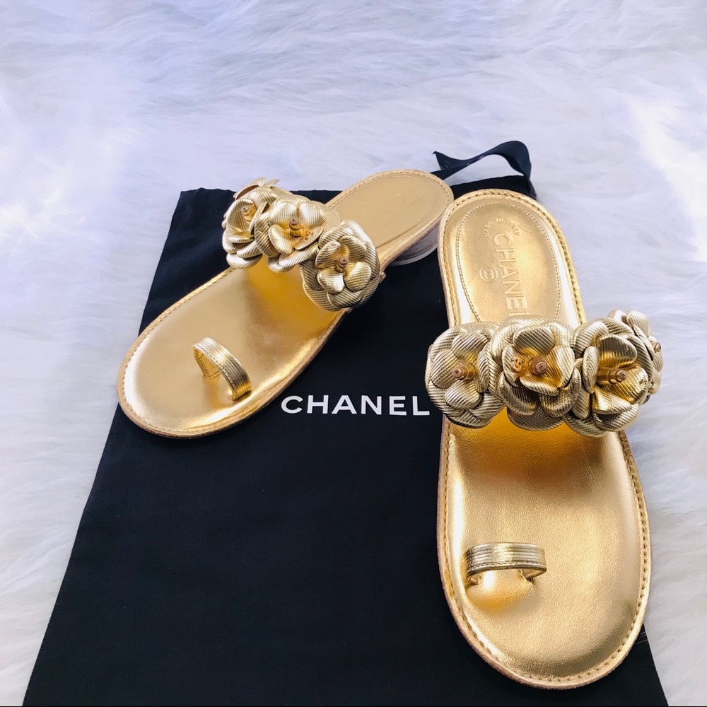 CHANEL Camellia Flower Toe Ring Thong Sandals Gold